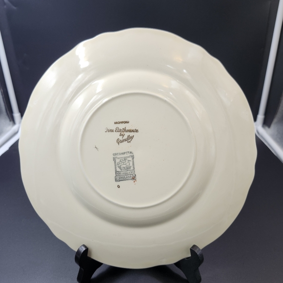 Fine Earthernware by Grindley Cream Petal Dinner Plate - Picture 6 of 11